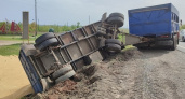В Оренбургской области произошла авария с участием трактора и КамАЗа